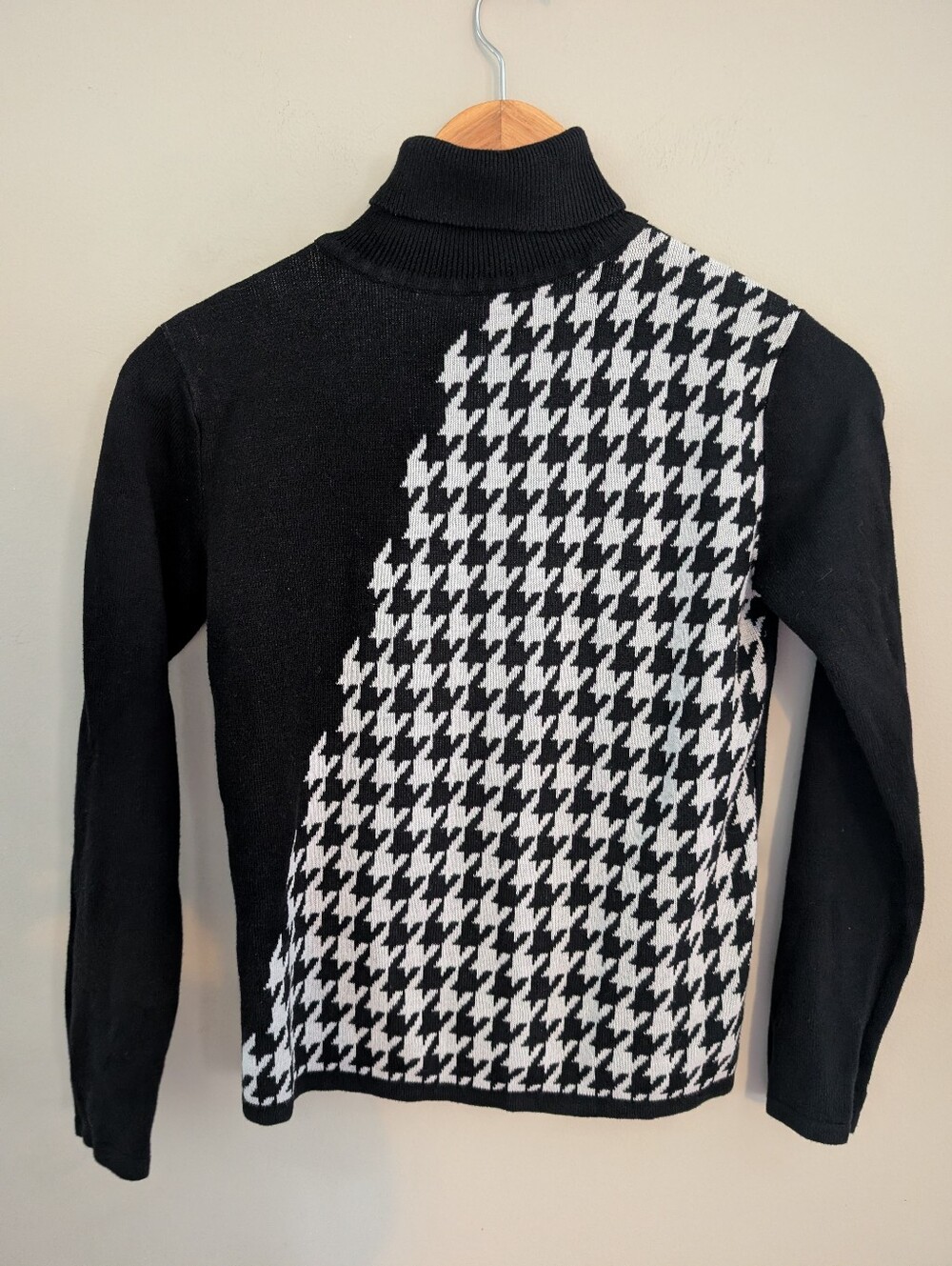 Copper Key Black Houndstooth Turtleneck Sweater Size L